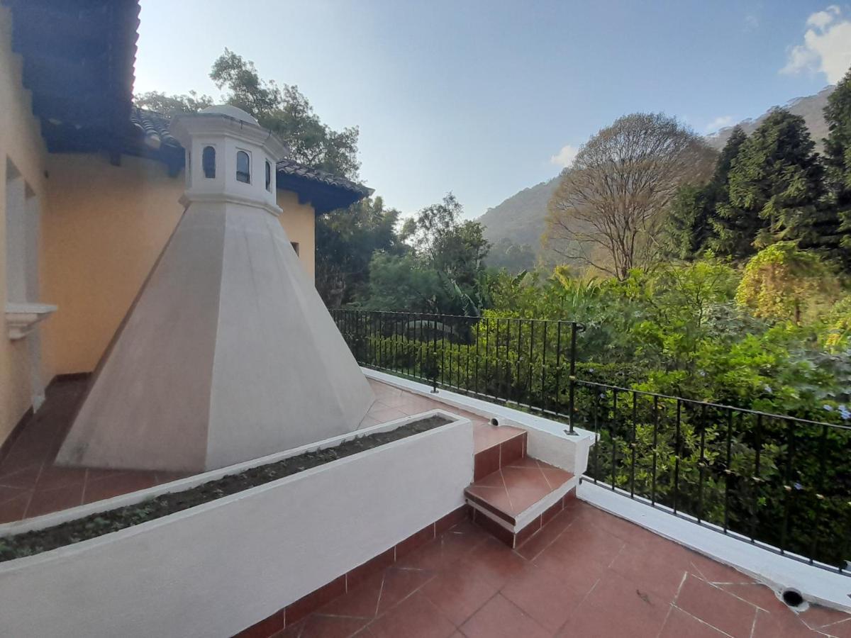 Hotel Y Jardines Casa Buho アンティグア・グアテマラ エクステリア 写真