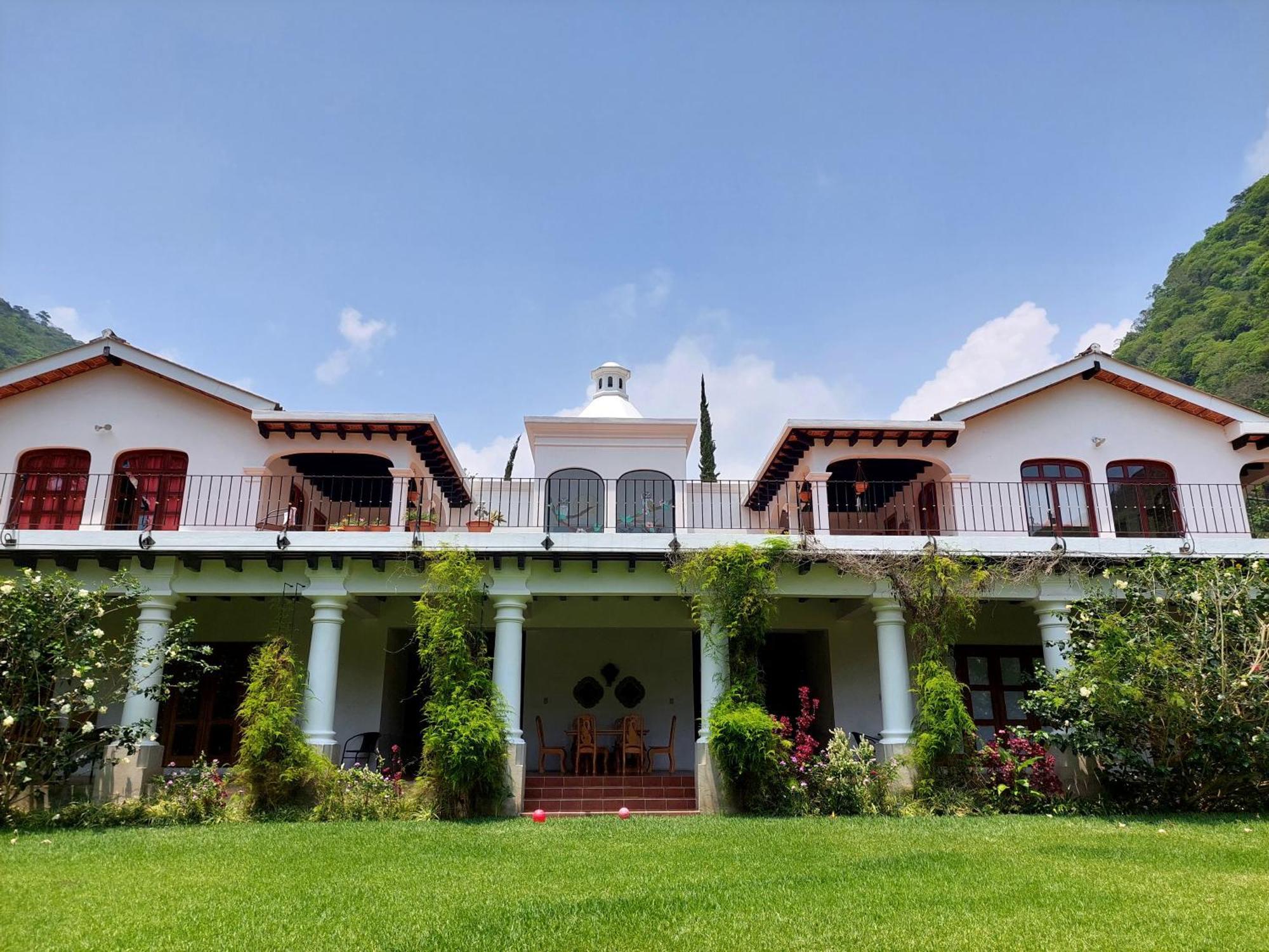 Hotel Y Jardines Casa Buho アンティグア・グアテマラ エクステリア 写真
